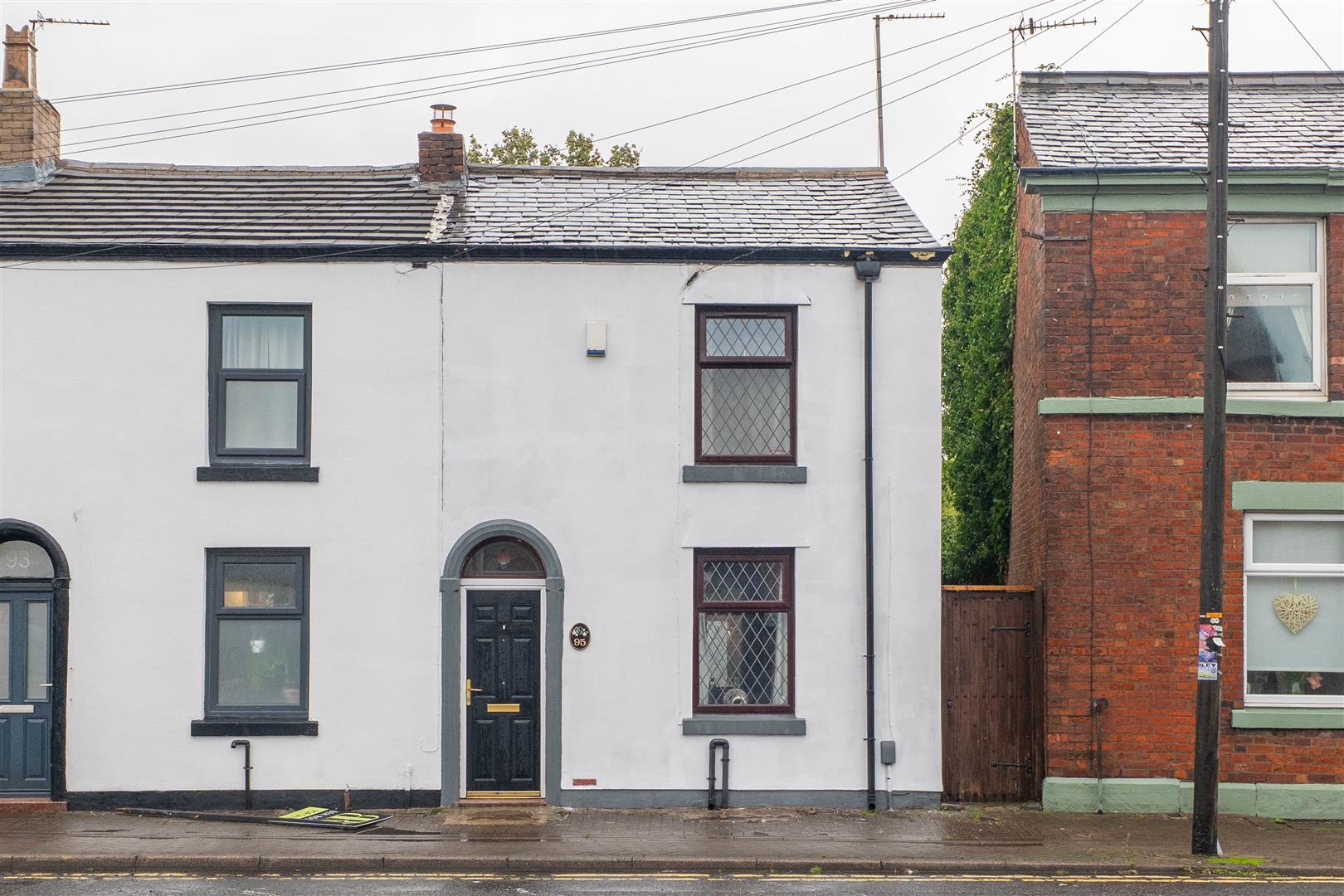 2 bed property in Victoria Road, Preston
